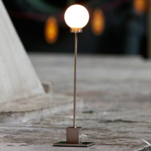 Northern Snowball - stolní lampa, metalická