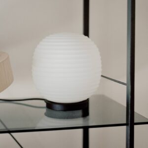 New Works Lantern Globe Malá stolní lampa