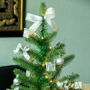 Vánoční stromek LED s dekorací ve stříbrné barvě