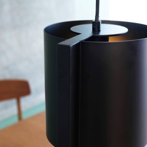Dyberg Larsen Wum závěsná lampa Ø 23 cm černá matná